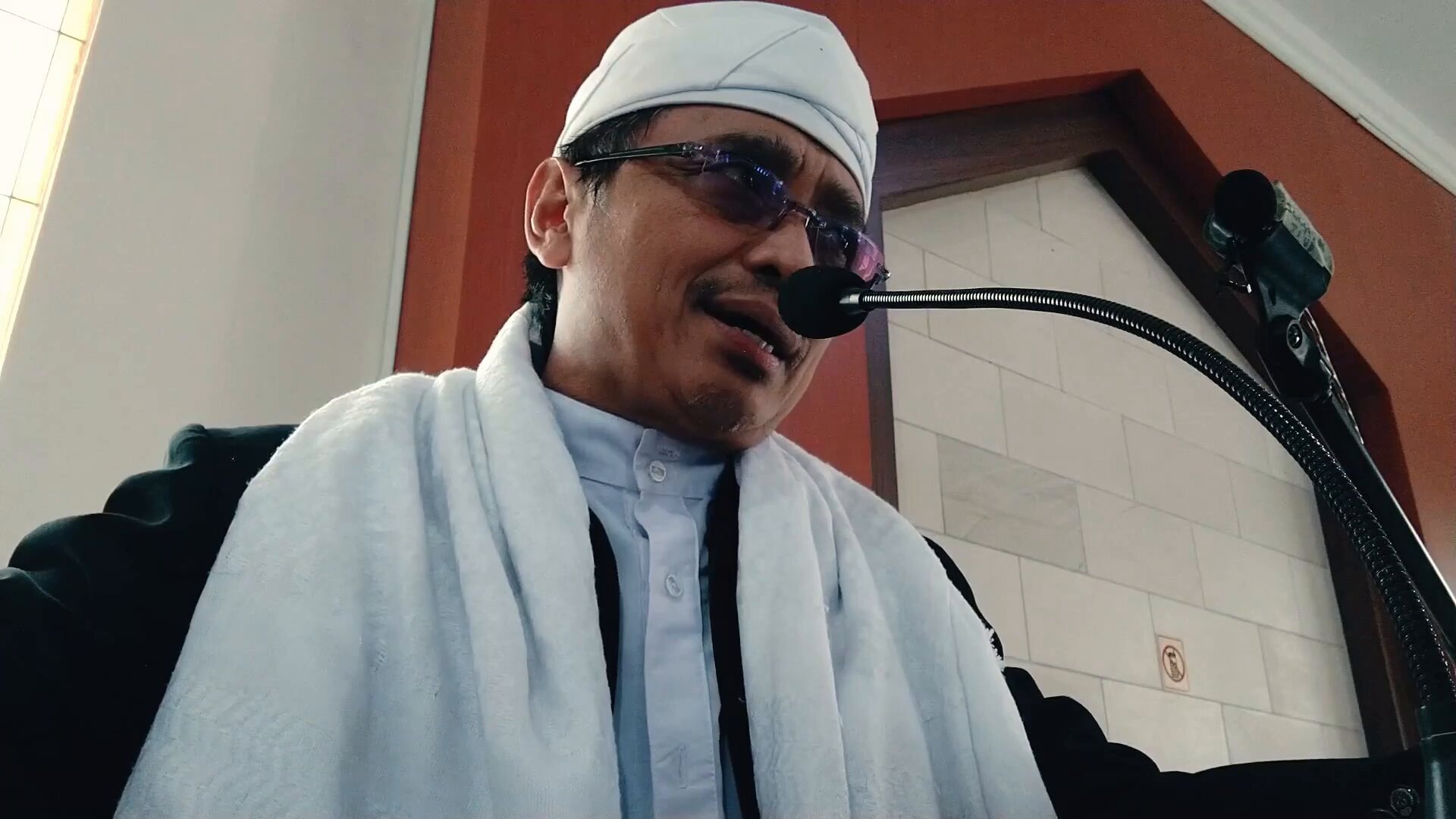 Gus Isqowi Founder RUMAH DAI Penemu Metode Dzikir & Muhasabah PULANG berbasis Gravitasi Spiritual